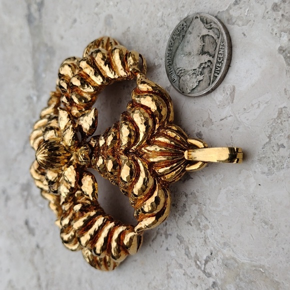 SUBSTANTIAL SOLID 18K Gold Hammered Maltese Cross Pendant - Picture 4 of 16